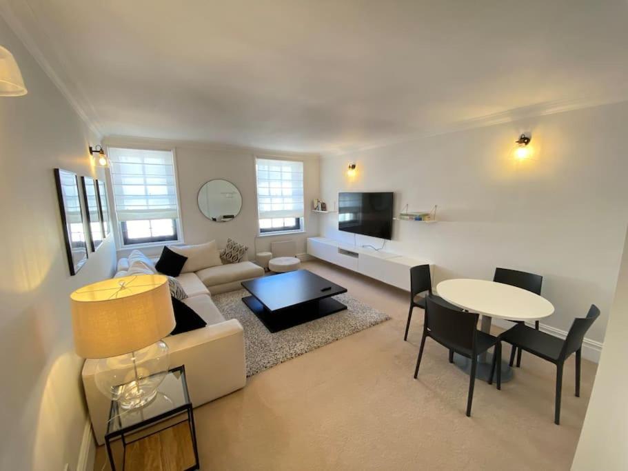 דירות לונדון Wonderful Baker Street Flat! מראה חיצוני תמונה